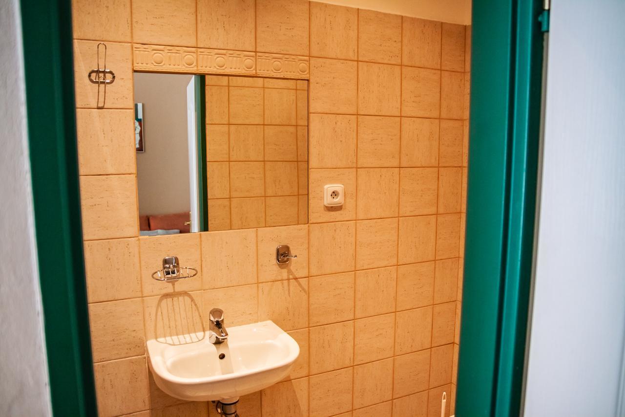 Hotel Sunflower Prag Exteriör bild