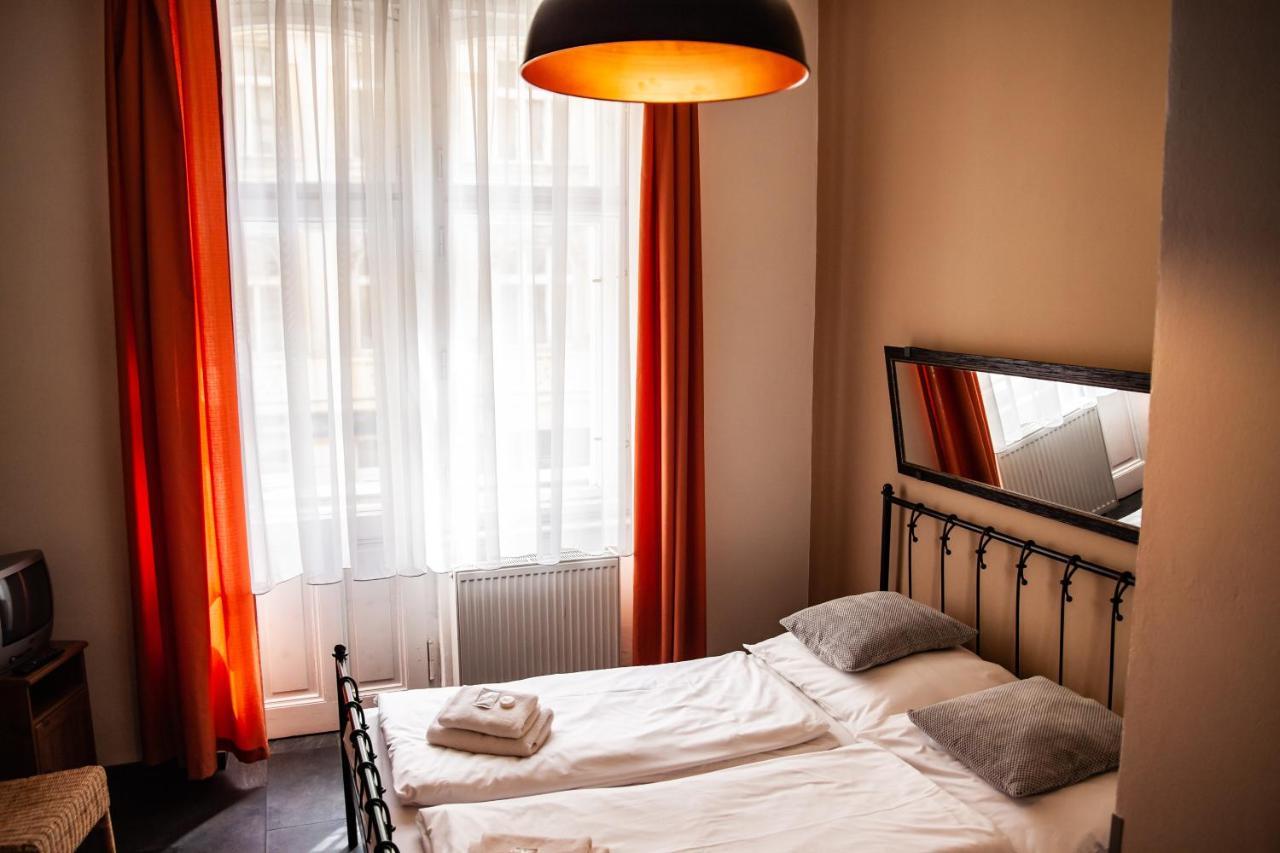 Hotel Sunflower Prag Exteriör bild