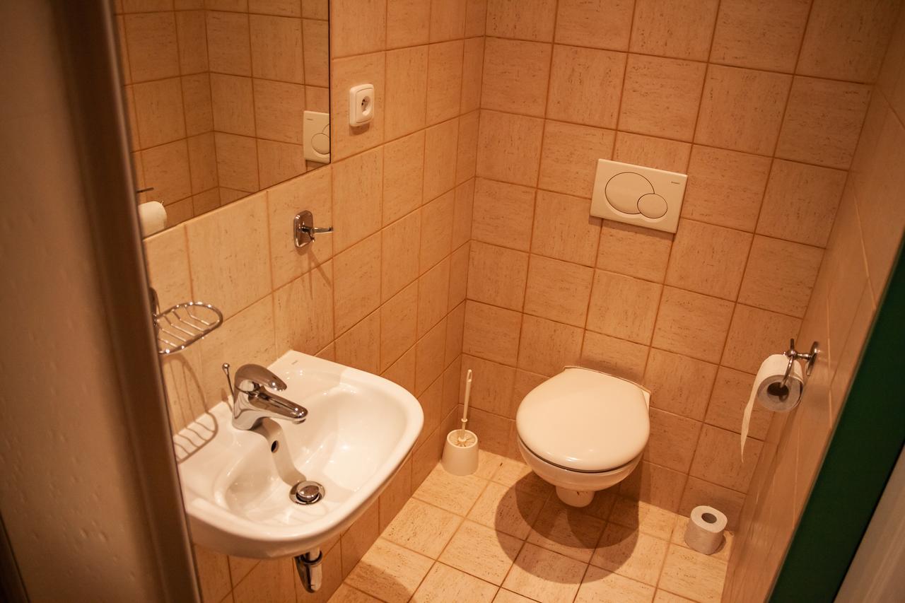 Hotel Sunflower Prag Exteriör bild
