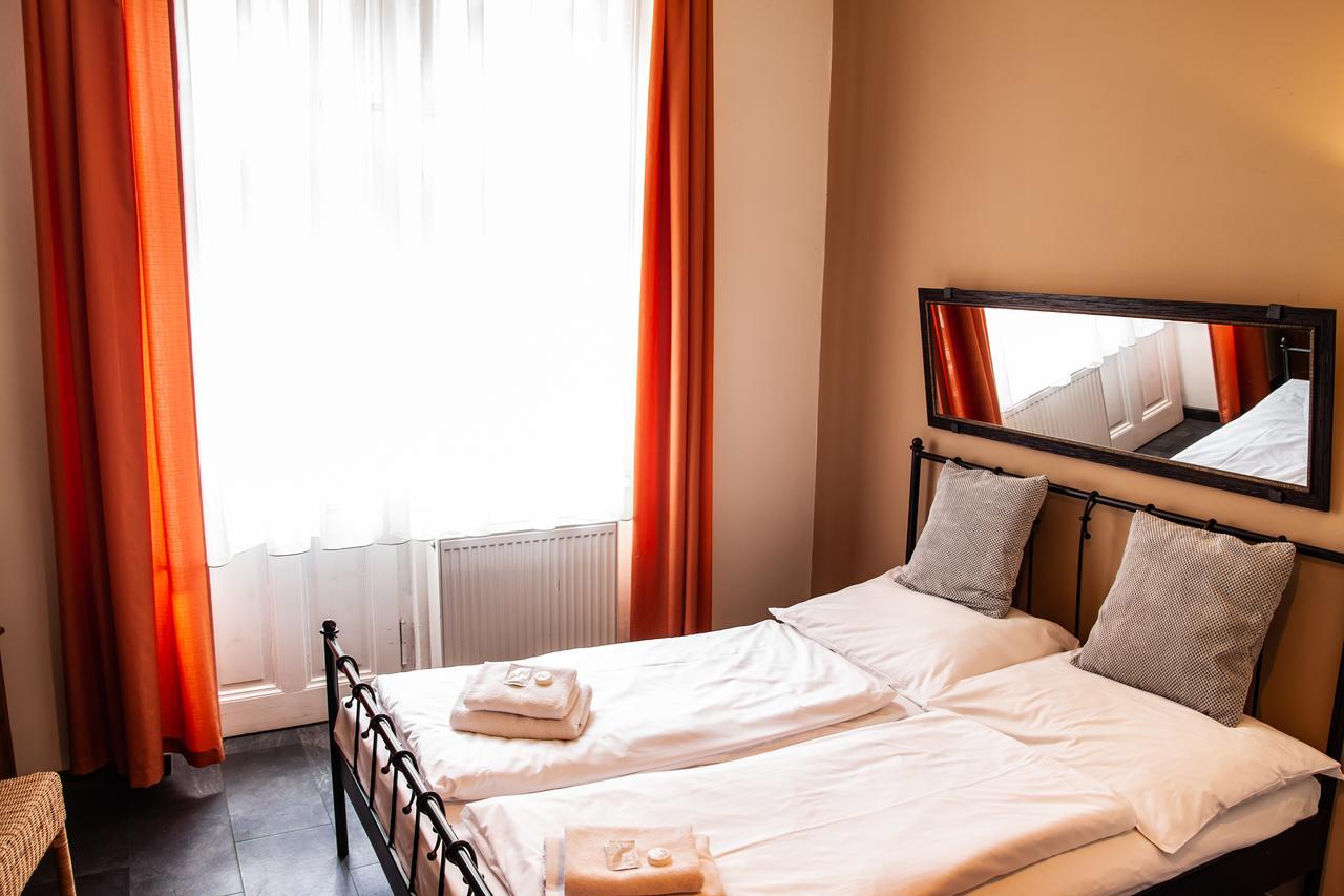 Hotel Sunflower Prag Exteriör bild