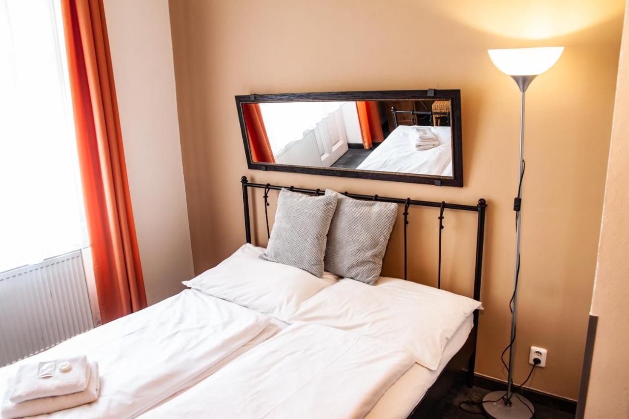 Hotel Sunflower Prag Exteriör bild