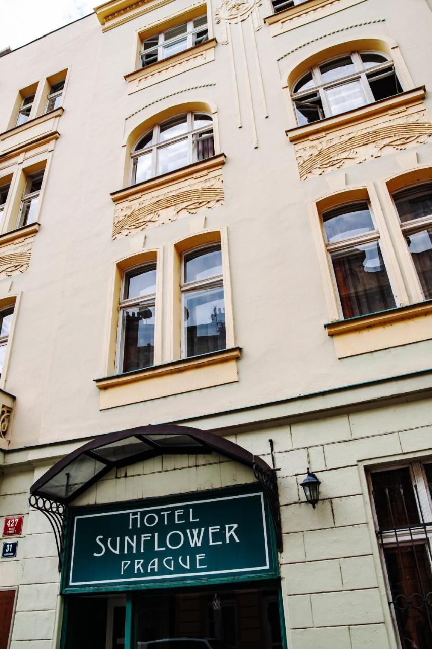 Hotel Sunflower Prag Exteriör bild